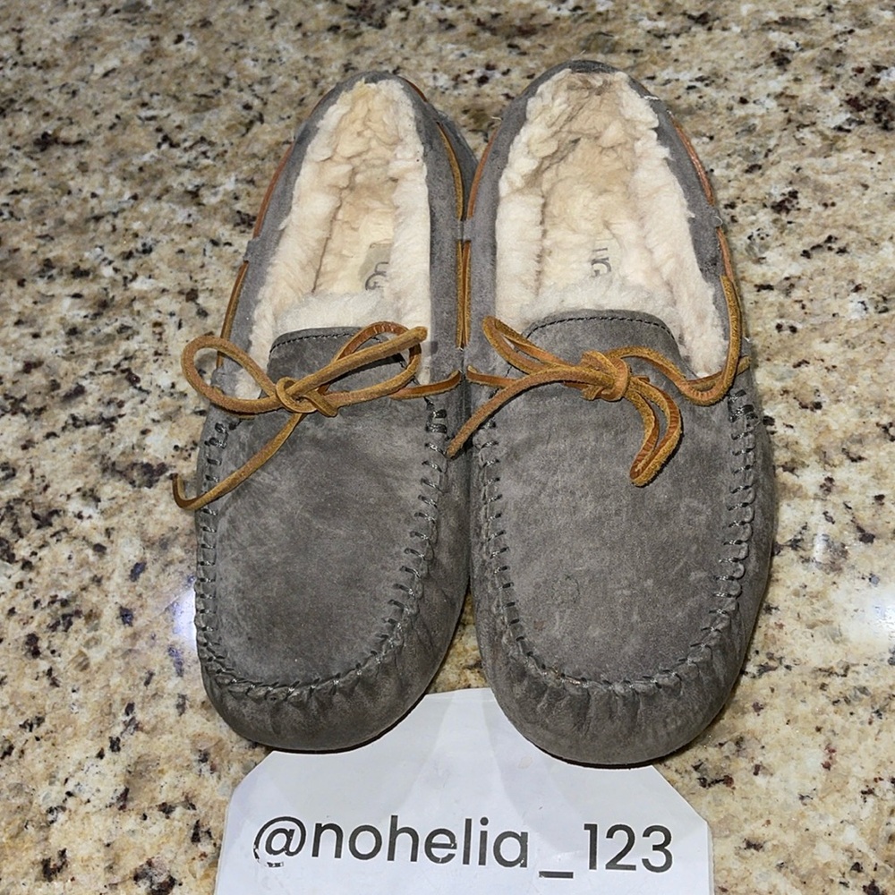 UGG Dakota Slipper
